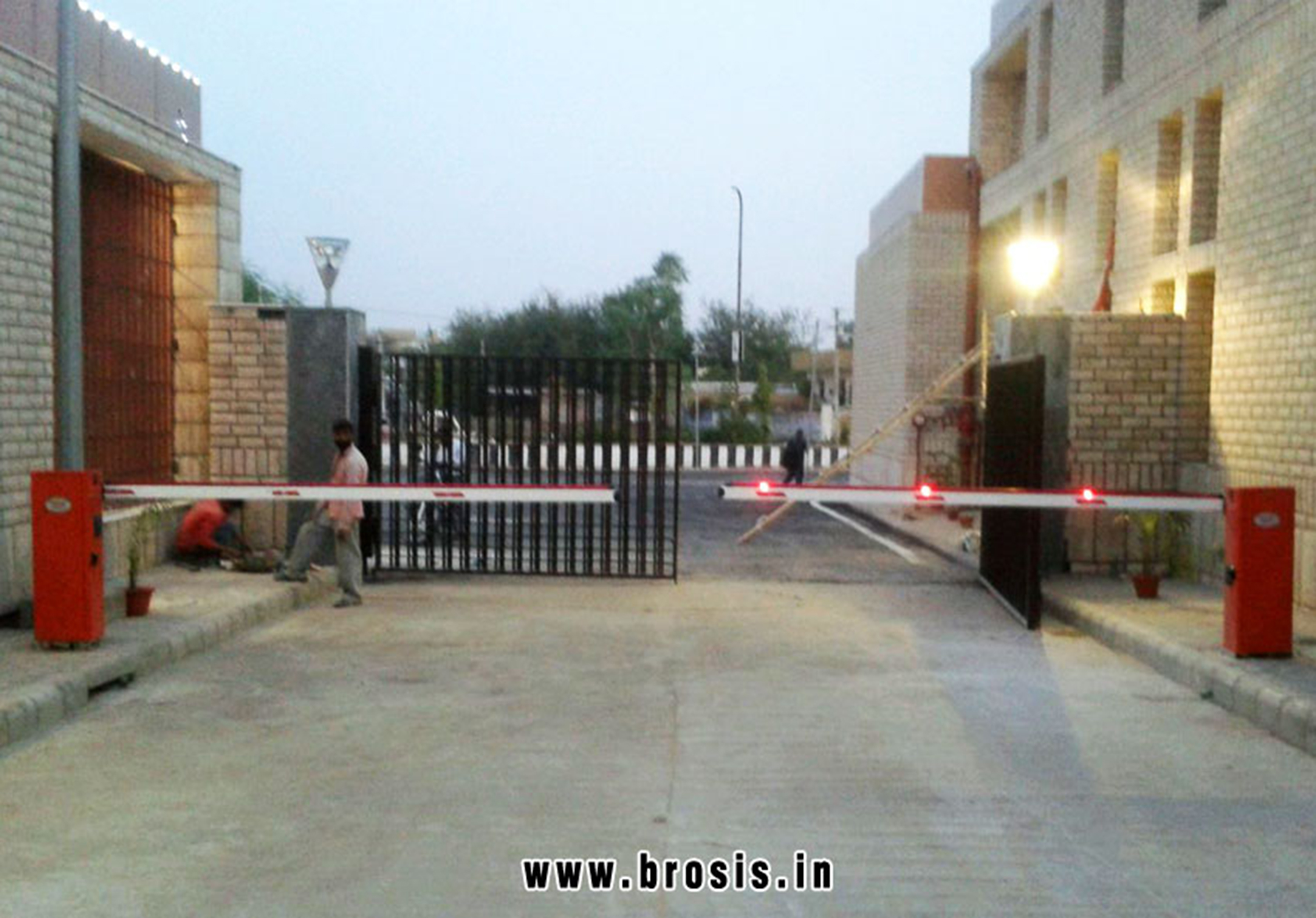 BOOM BARRIER manufacturers exporters in India Punjab Ludhiana